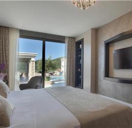 3 bedroom villa with pool in Prijevor, Budva, sleeps 6